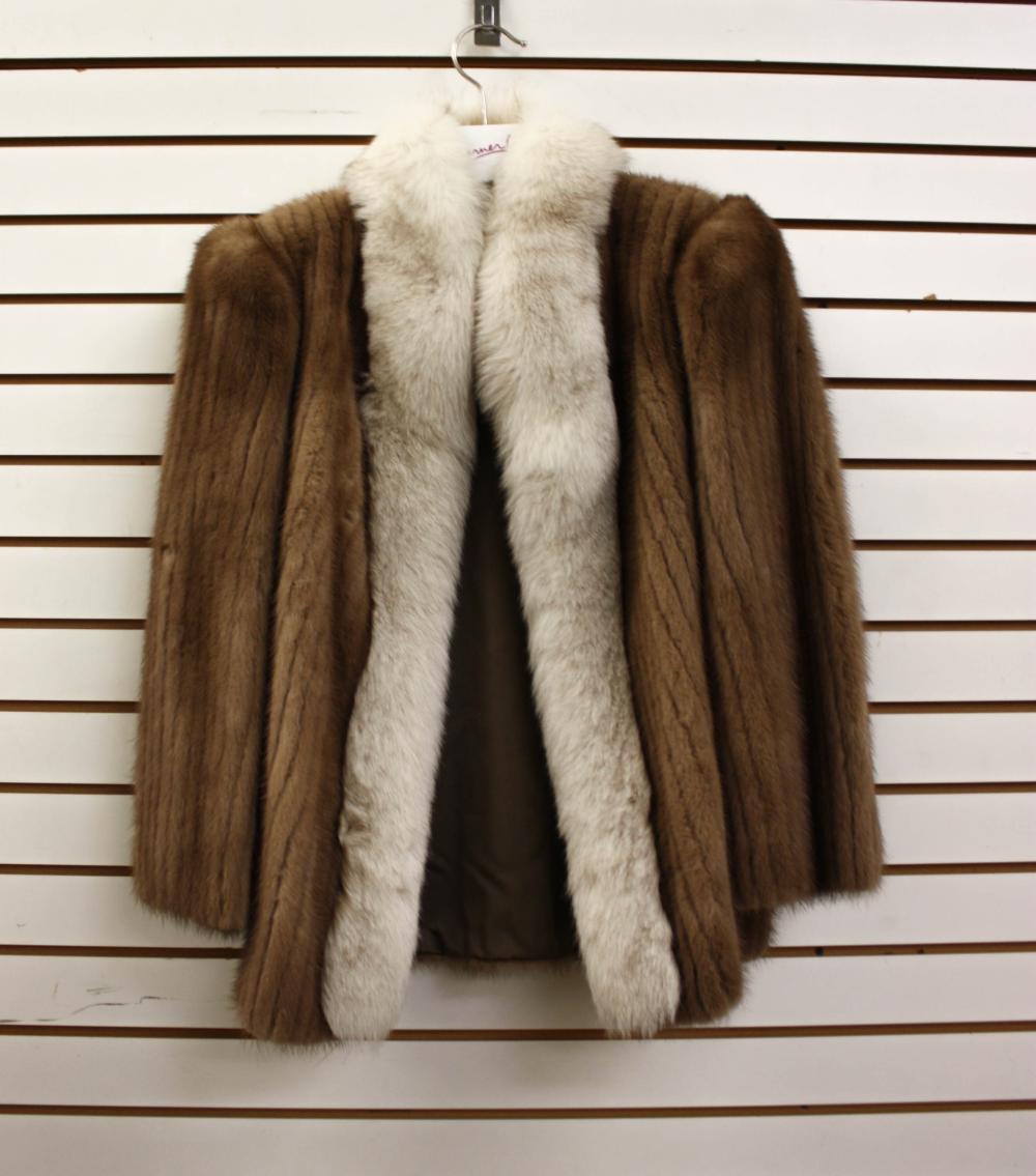 LADY S MINK COAT WITH FOX TRIMLADY S 3402ff