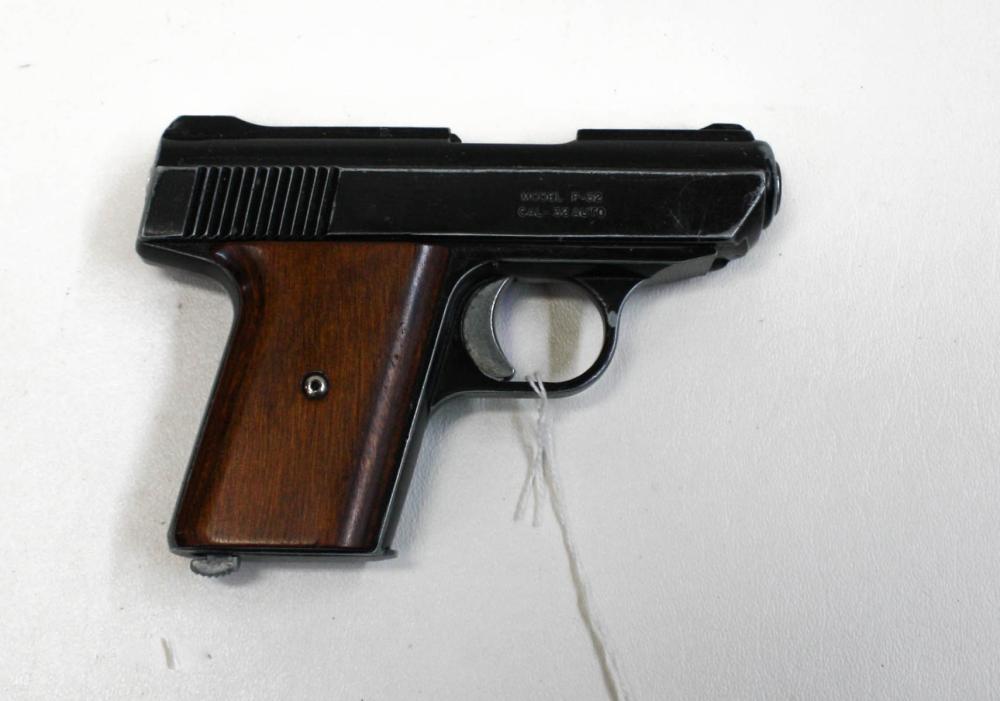 DAVIS INDUSTRIES MODEL P-32 SEMI AUTOMATIC