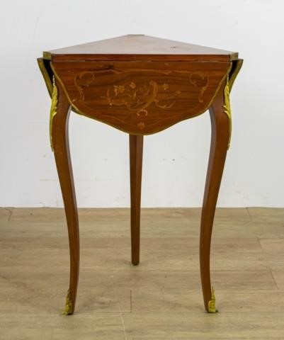 LOUIS XV STYLE SIDE TABLELouis 34037b