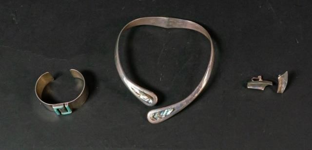 GROUPING OF SILVER JEWELRYLot includes 3405d7