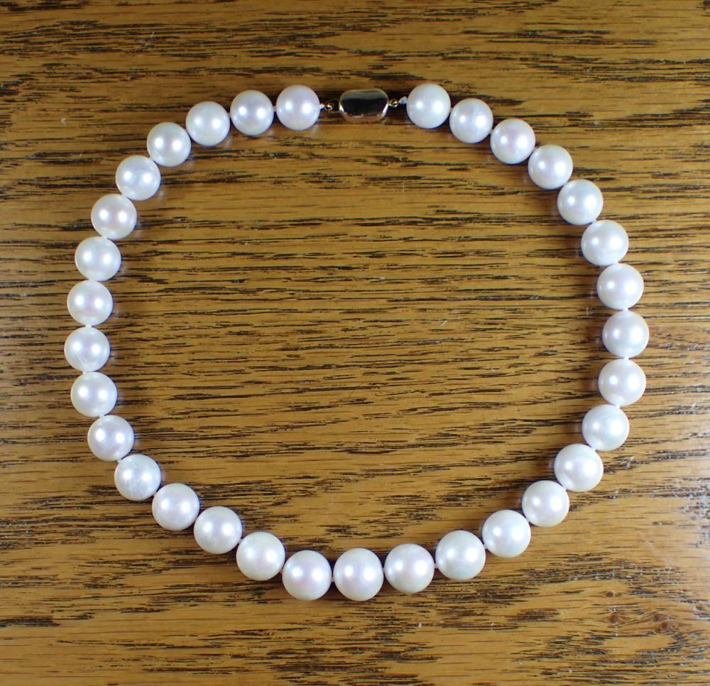 SOUTH SEA PEARL AND GOLD NECKLACESOUTH 3406a0