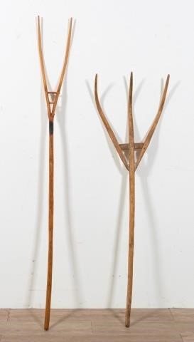 2 PRIMITIVE WOODEN HAY RAKES2 wooden 3406d6