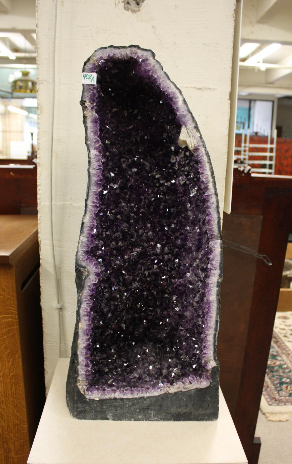 LARGE AMETHYST QUARTZ CAVE GEODELARGE 3406fa