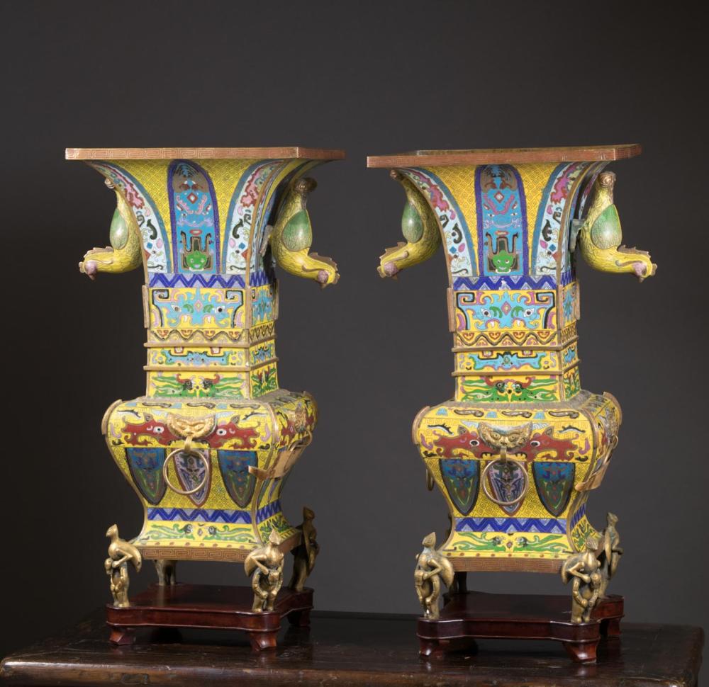 A LARGE PAIR OF CHINESE CLOISONNE 34074a