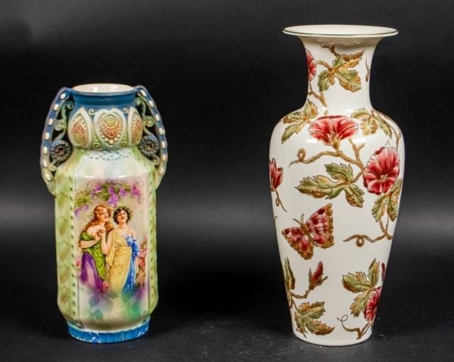 2 CONTINENTAL PORCELAIN VASES2 3407c4