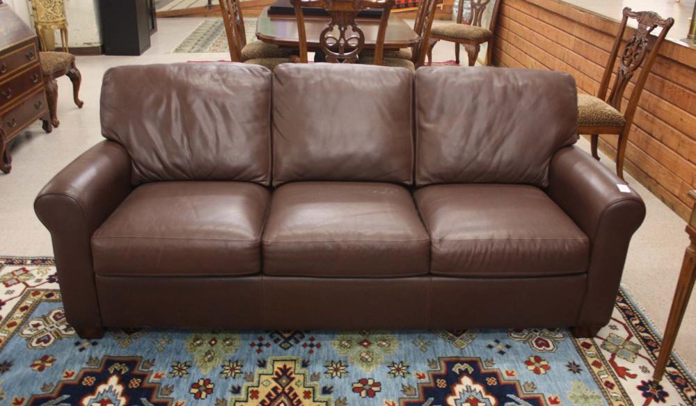 A CONTEMPORARY BROWN LEATHER SOFA,