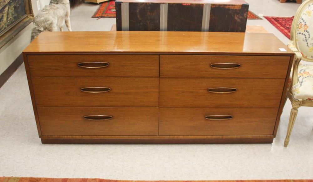 HENREDON CIRCA 60 COLLECTION MID-CENTURY