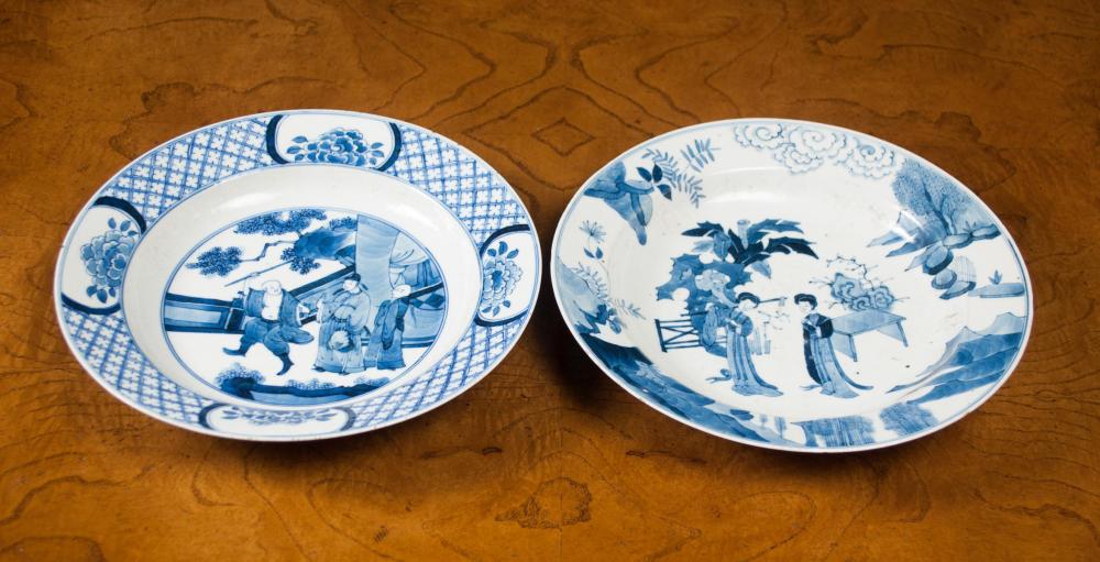 TWO CHINESE BLUE AND WHITE PORCELAIN