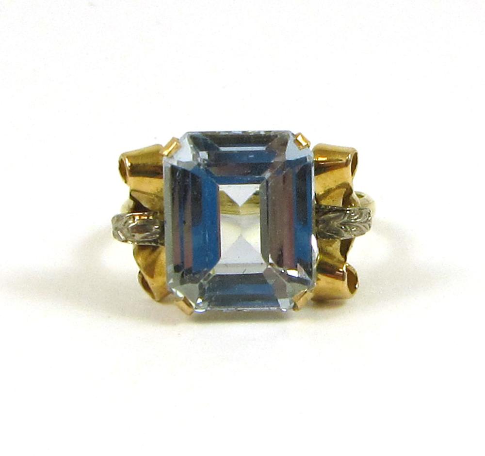 AQUAMARINE AND FOURTEEN KARAT GOLD 33e2bc