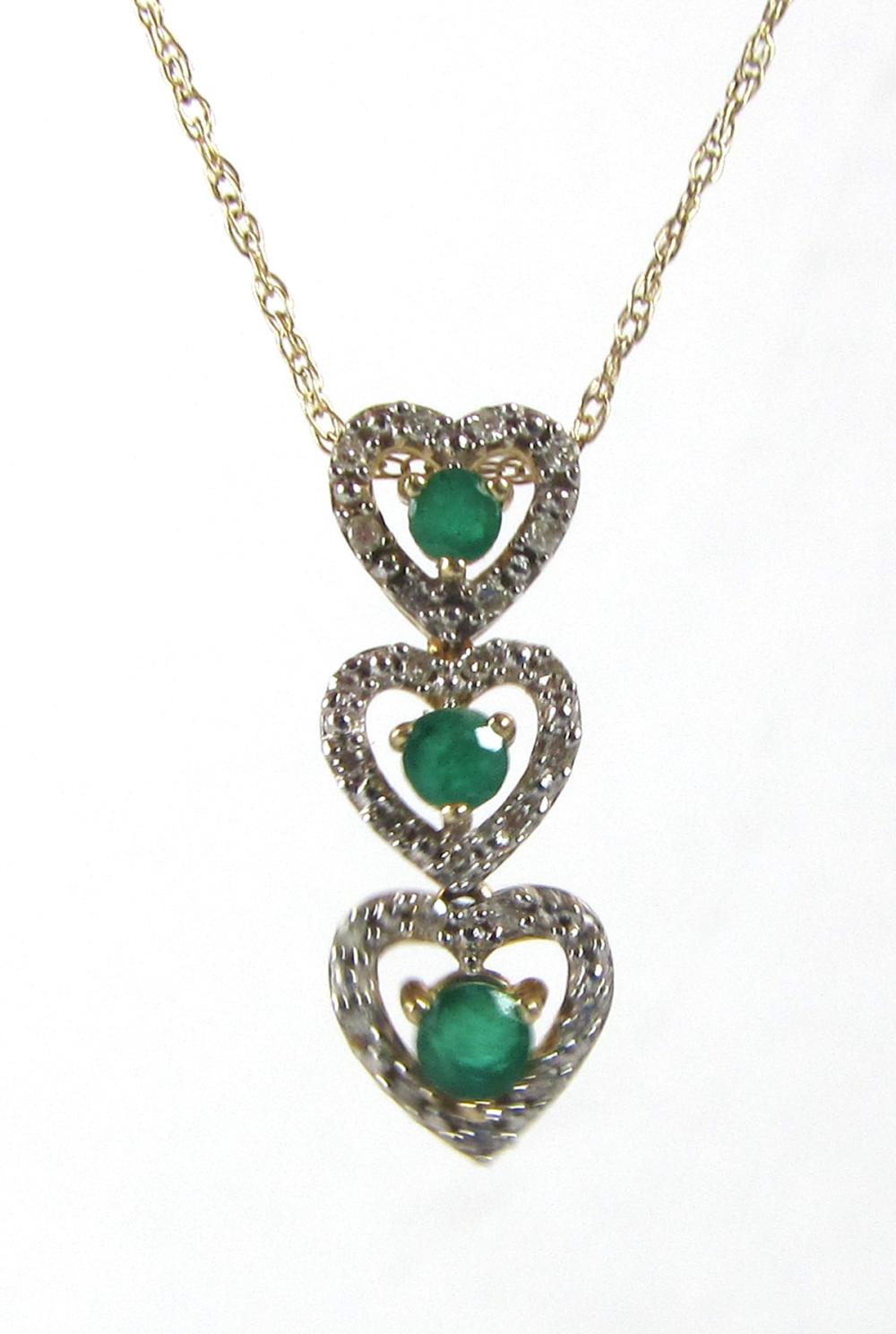 EMERALD AND DIAMOND PENDANT NECKLACE  33e2e6