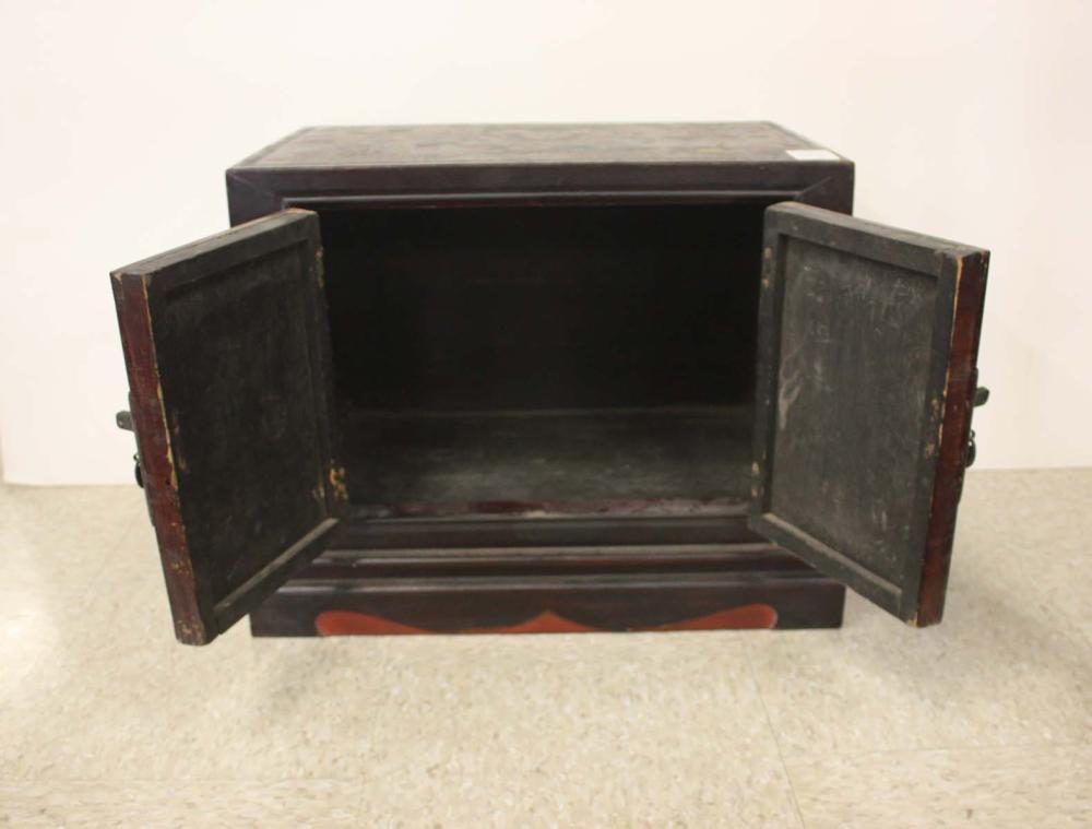 CHINESE PERSONAL TABLE-TOP CABINET,