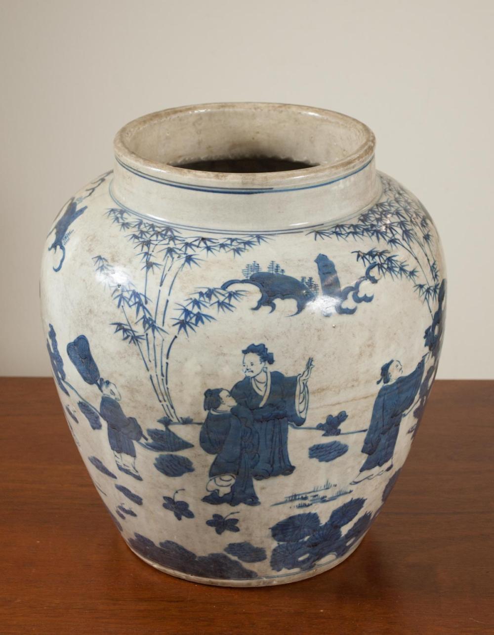 CHINESE BLUE AND WHITE PORCELAIN 33e335