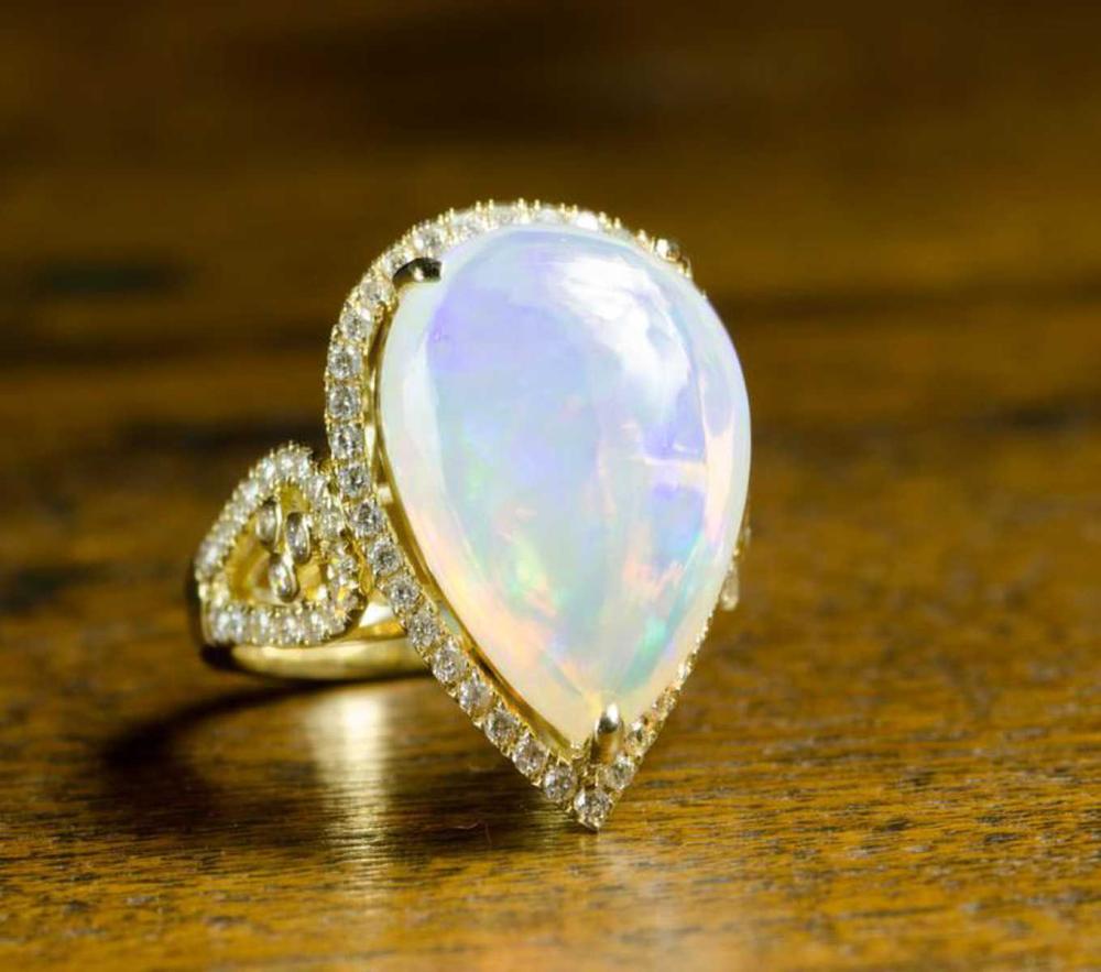 OPAL DIAMOND AND FOURTEEN KARAT 33e399