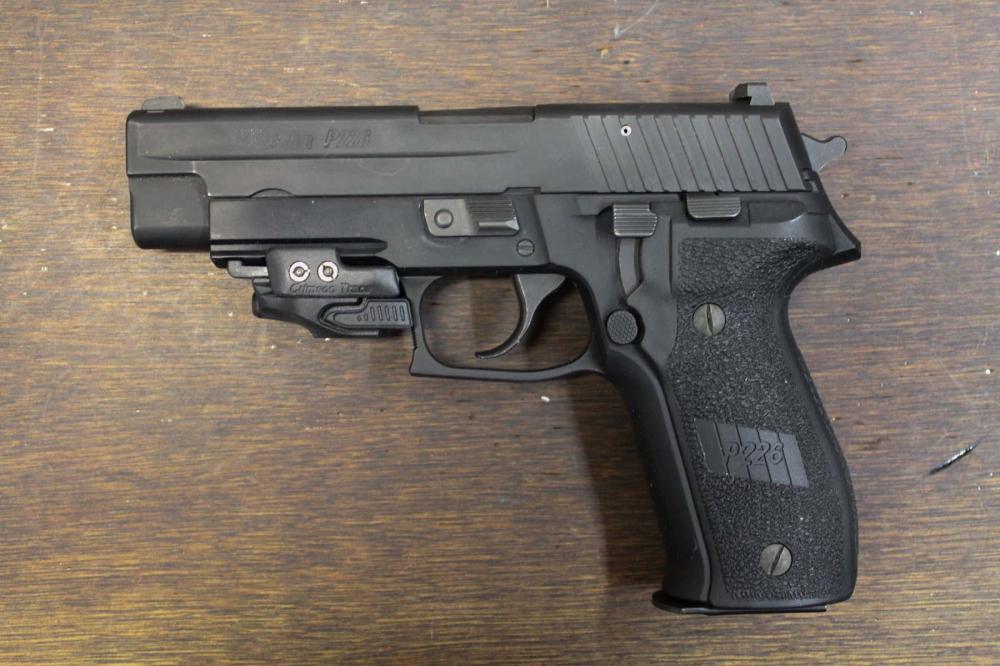 SIG SAUER MODEL P226 DOUBLE ACTION SEMI