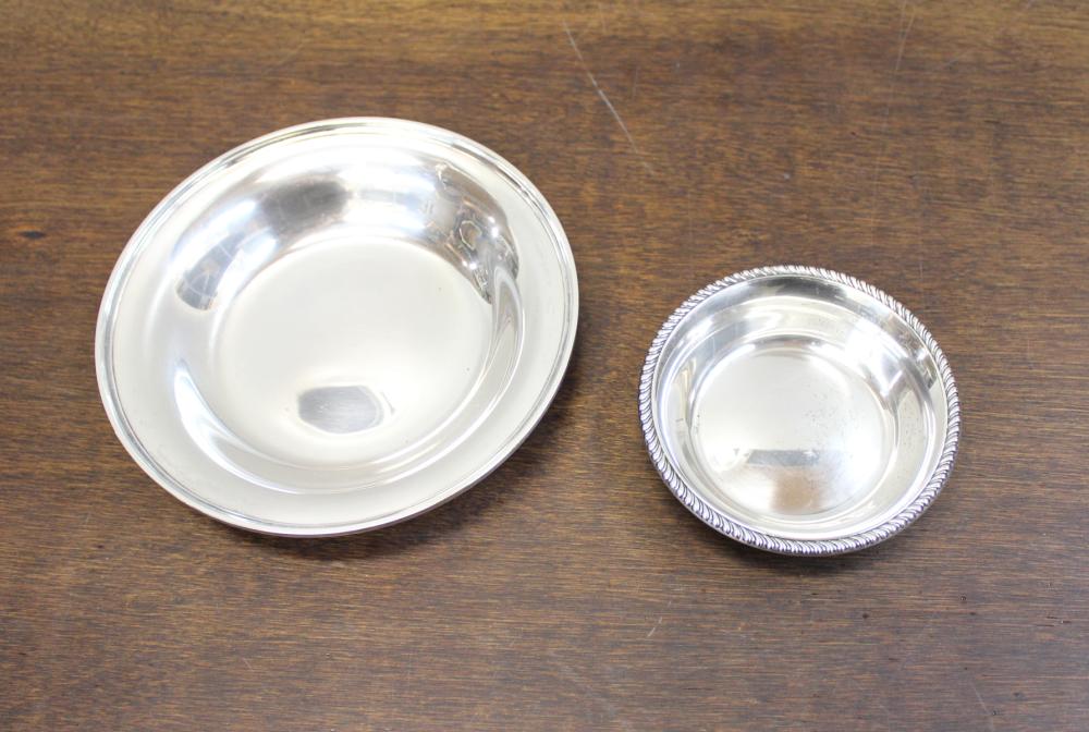 TWO STERLING SILVER BOWLS THE 33e3f5