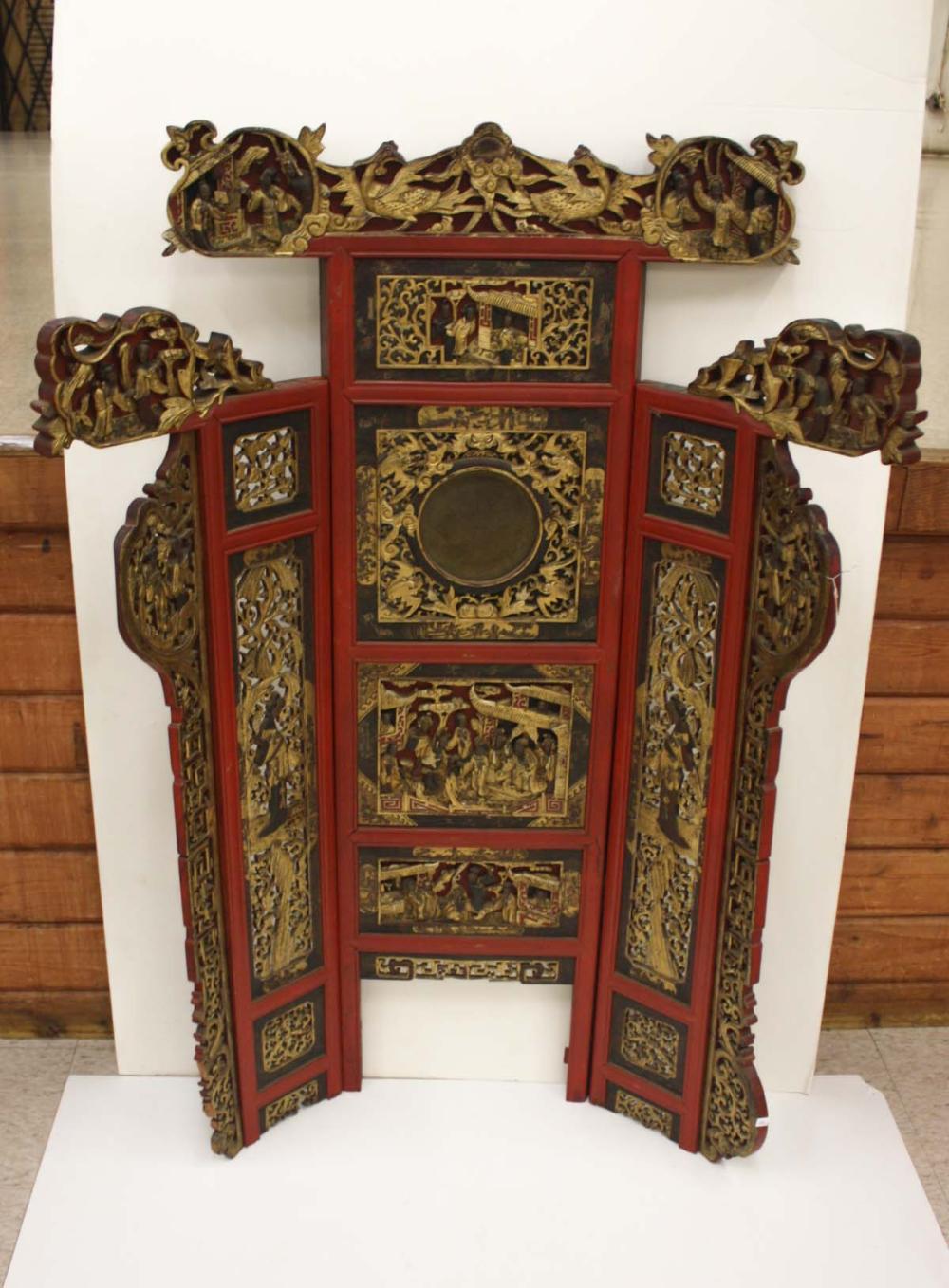 CHINESE THREE PANEL CARVED GILTWOOD 33e404