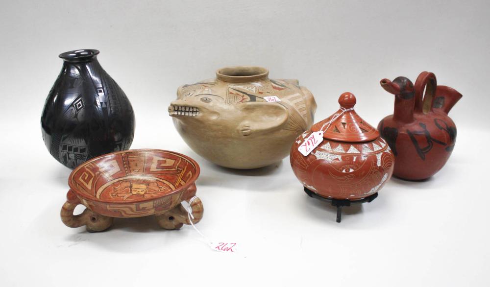 FIVE SOUTH AMERICAN POTTERY VESSELS  33e415