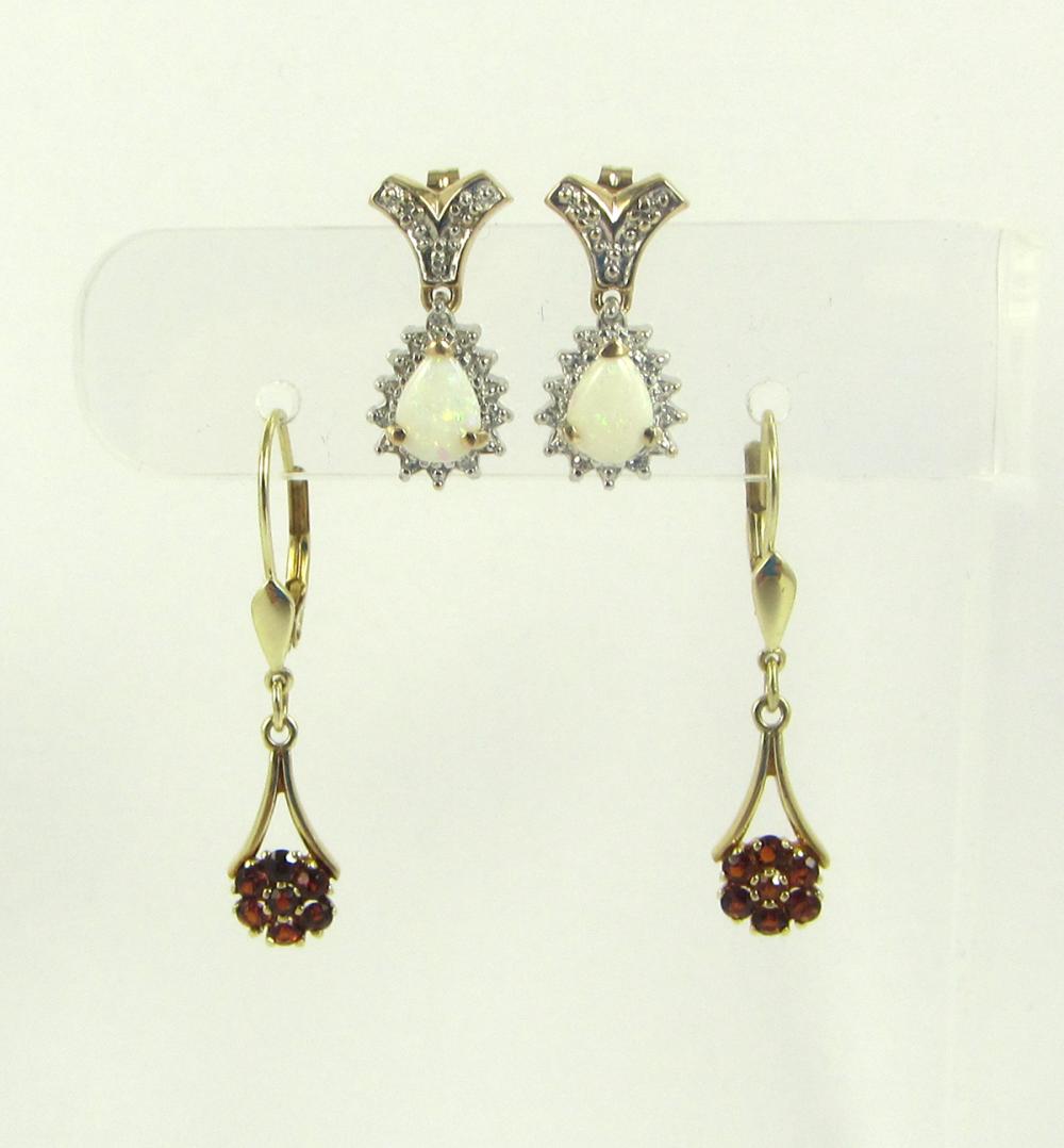 TWO PAIRS OF FOURTEEN KARAT GOLD 33e463