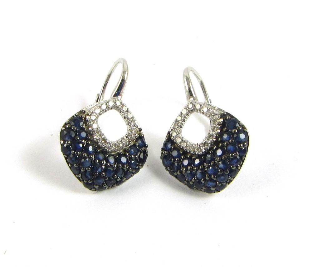 PAIR OF DIAMOND AND SAPPHIRE EARRINGS  33e4af