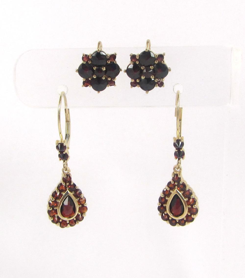 TWO PAIRS OF GARNET AND YELLOW 33e4ca