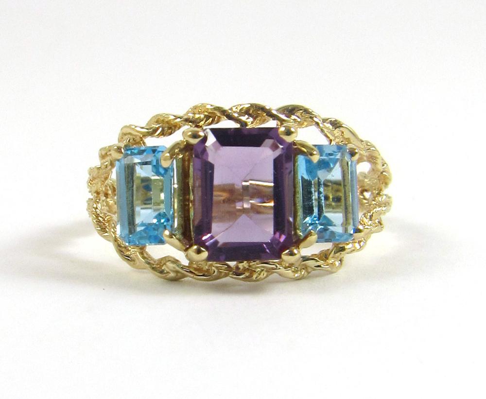 AMETHYST AND BLUE TOPAZ RINGAMETHYST 33e581