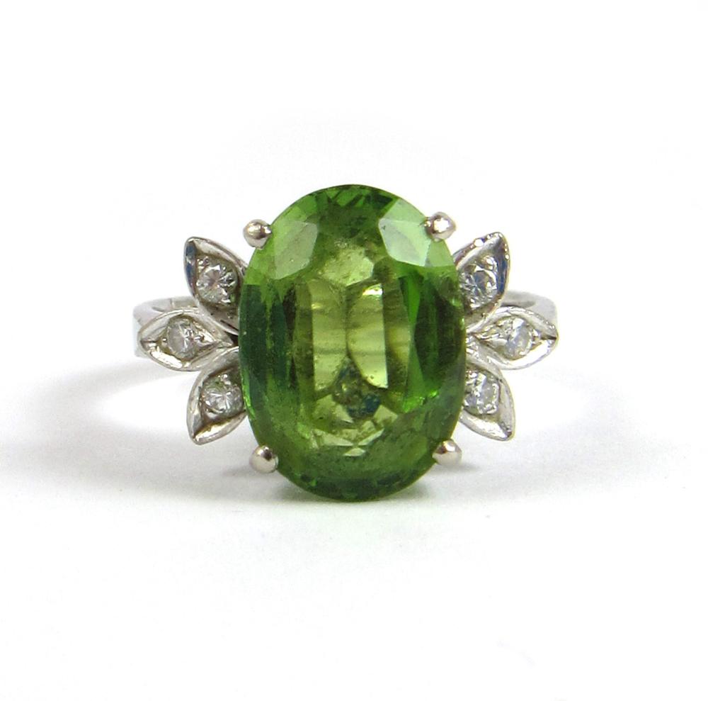 PERIDOT AND DIAMOND RINGPERIDOT 33e59b