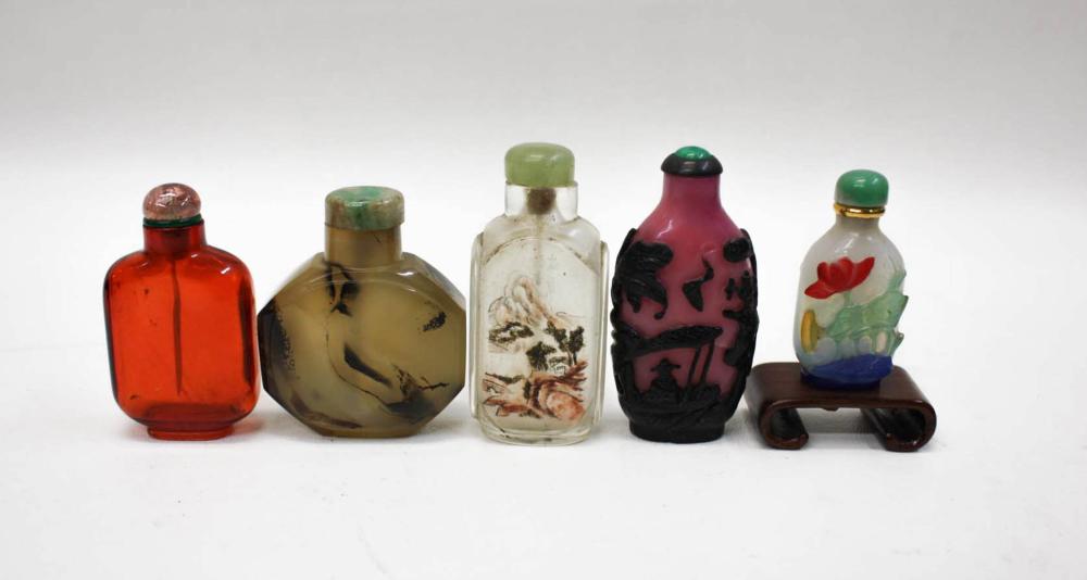 FIVE CHINESE SNUFF BOTTLES OF 33e62a