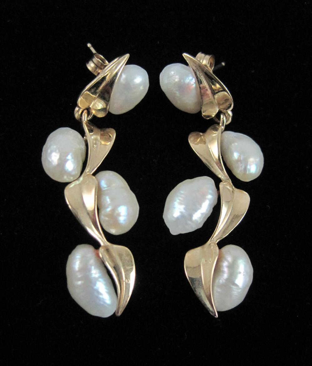 PAIR OF PEARL AND FOURTEEN KARAT 33e68b