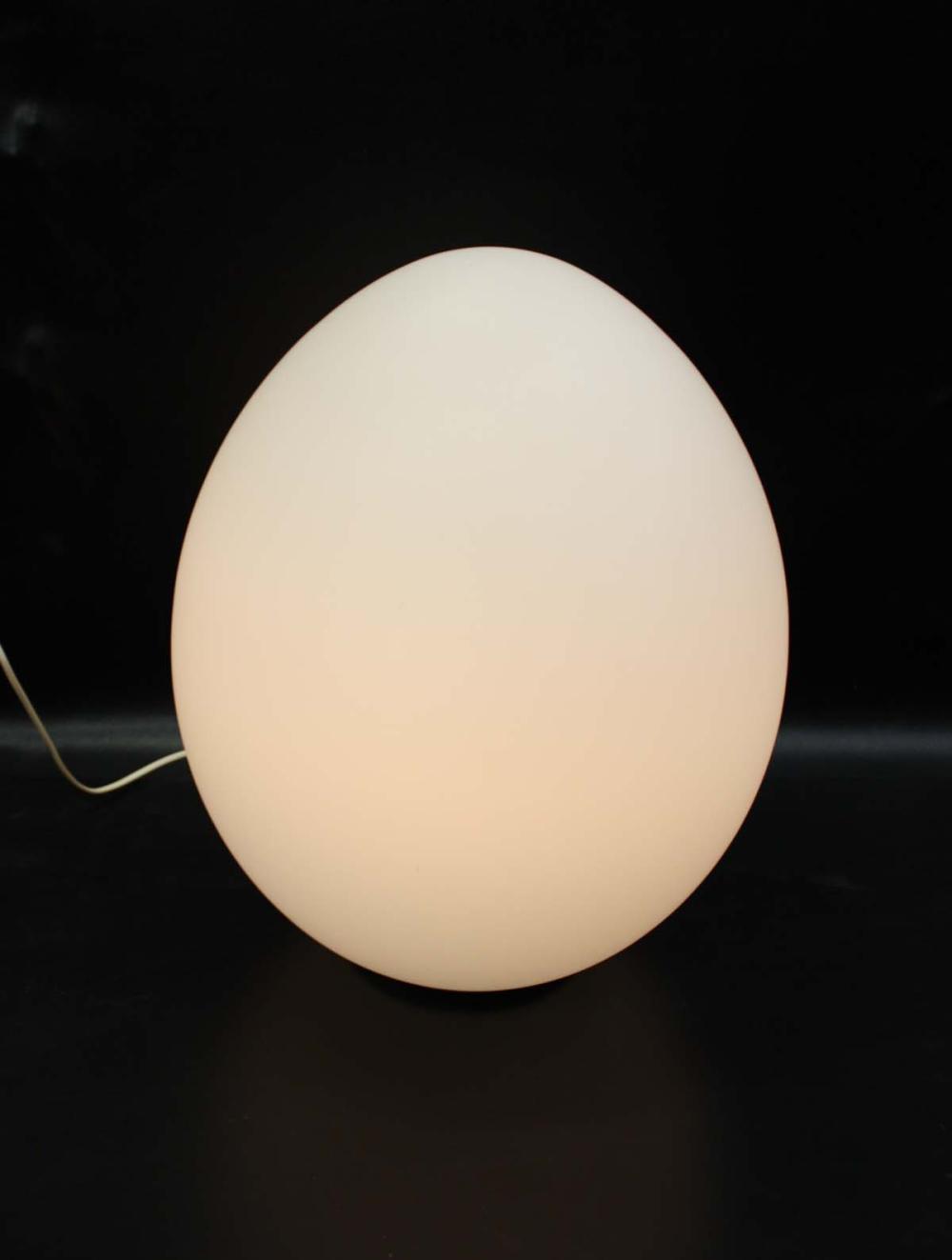 LAUREL LAMP CO. ATTRIBUTED EGG