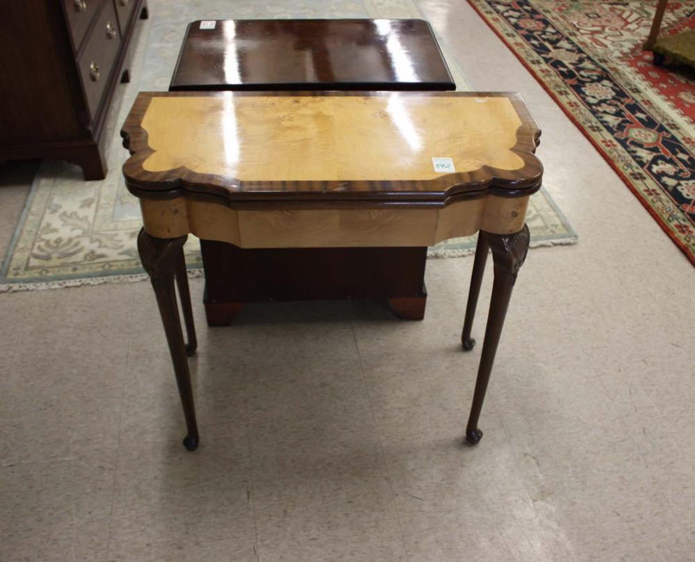 QUEEN ANNE STYLE CONSOLE GAME TABLE  33e793