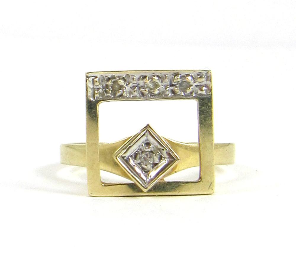 DIAMOND AND FOURTEEN KARAT GOLD 33e7ea