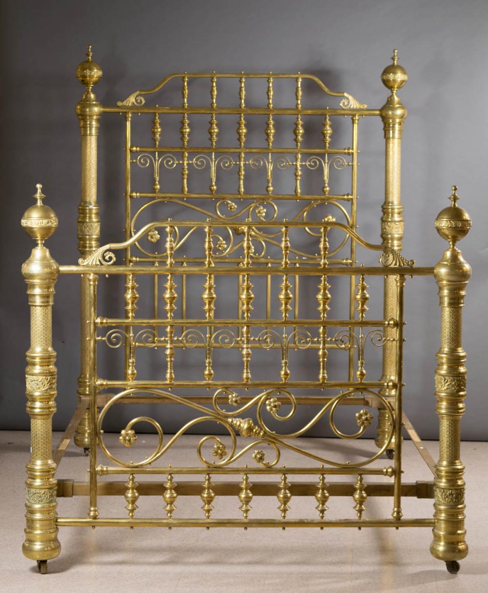 ORNATE VICTORIAN BRASS BED WITH 33e83d