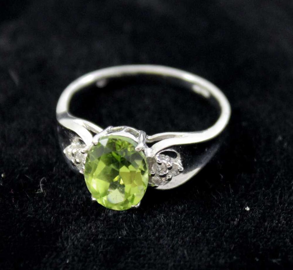 PERIDOT DIAMOND AND FOURTEEN KARAT 33e851