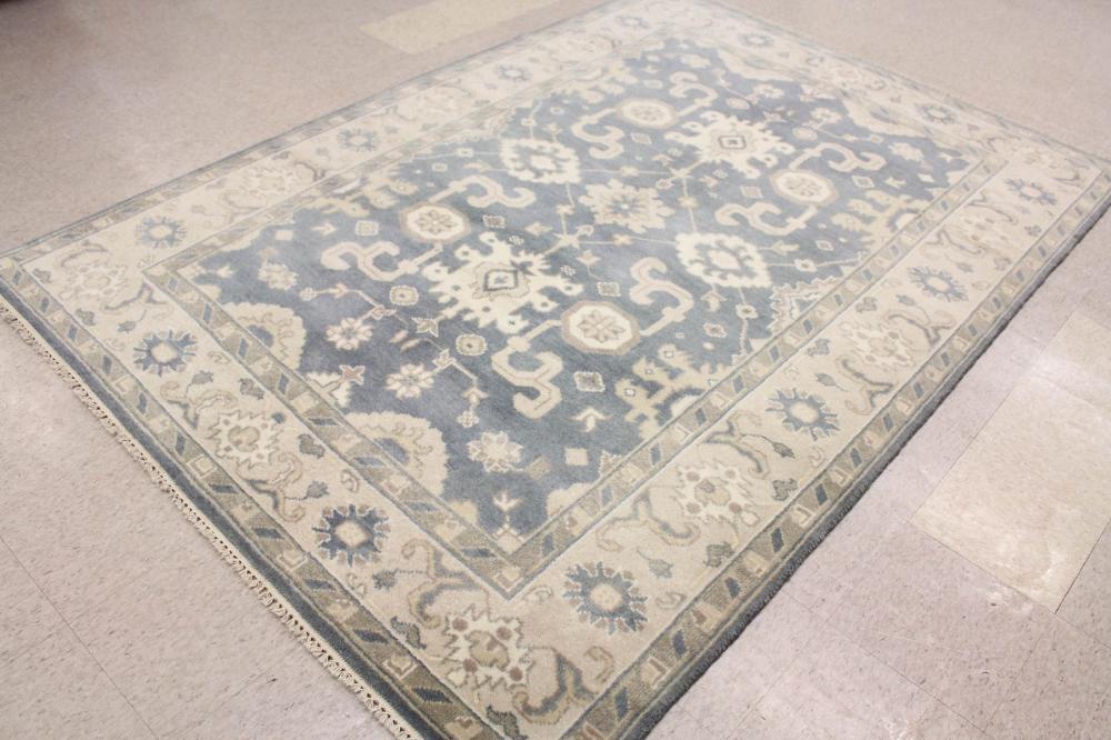 A CONTEMPORARY HAND KNOTTED ORIENTAL 33e868