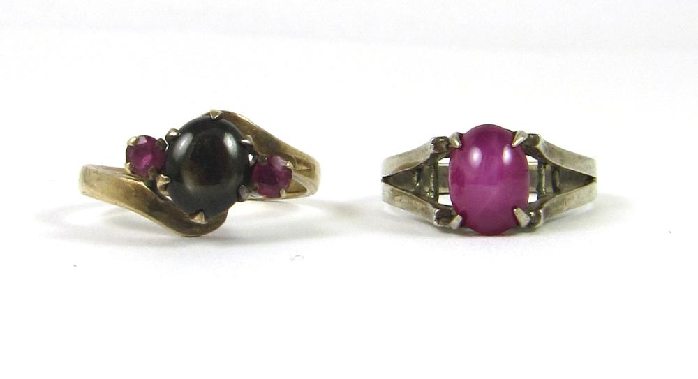 TWO LADY S VINTAGE RUBY RINGS  33e8e4