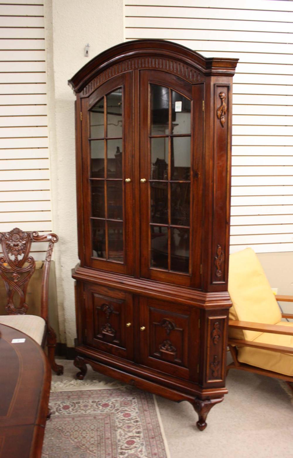 CARVED MAHOGANY CORNER CUPBOARD  33e8f1