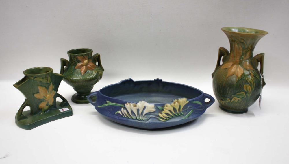 FOUR ROSEVILLE ART POTTERY VESSELS  33e953