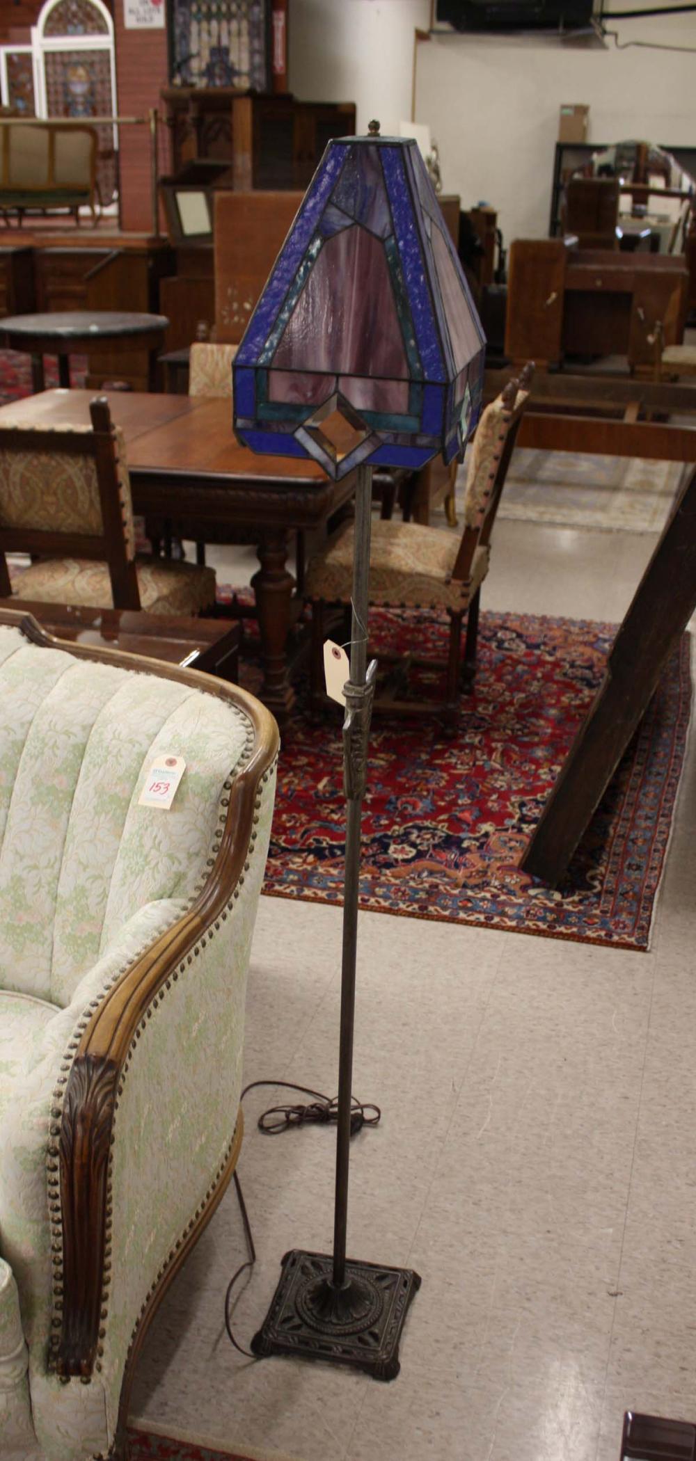 VINTAGE FLOOR LAMP WITH STAINED