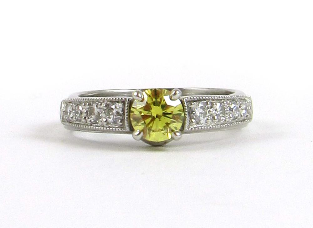 FANCY YELLOW DIAMOND AND PLATINUM 33e9a0