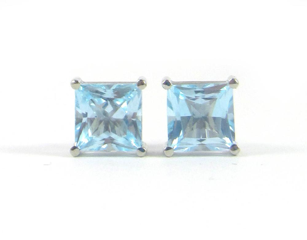 PAIR OF BLUE TOPAZ AND WHITE GOLD 33ea2a