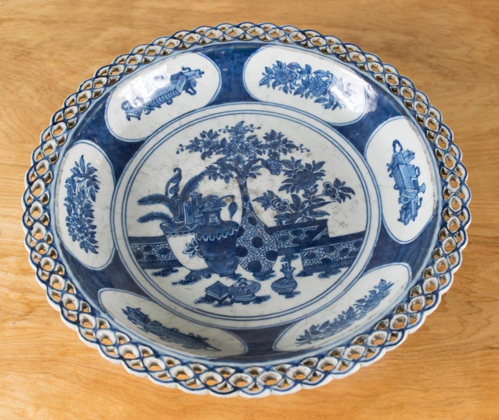 CHINESE EXPORT BLUE AND WHITE PORCELAIN 33eb1c