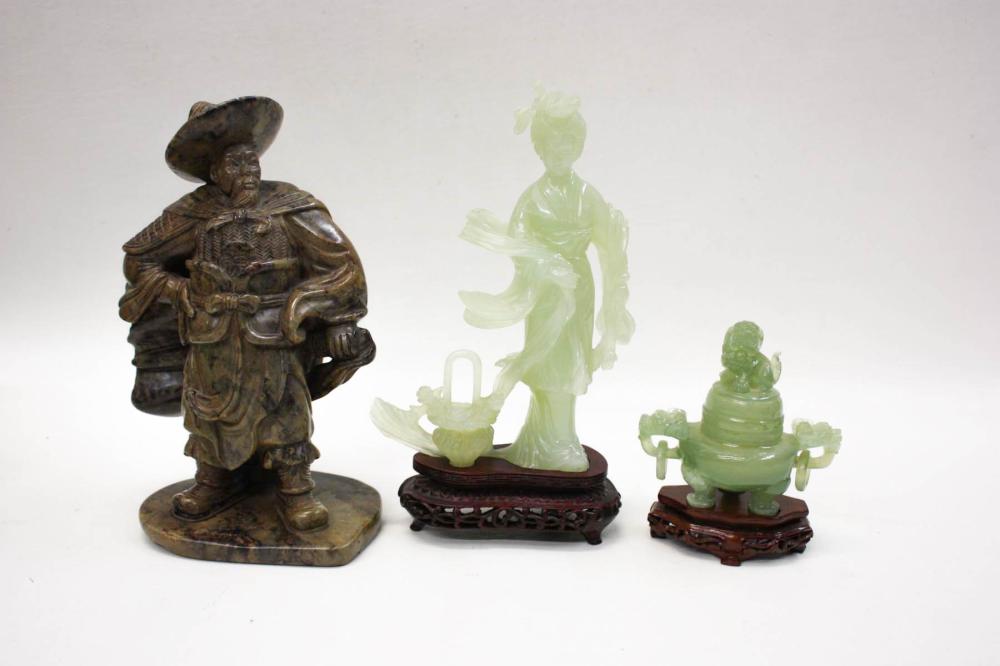 THREE CHINESE HARDSTONE SCULPTURES  33eb79