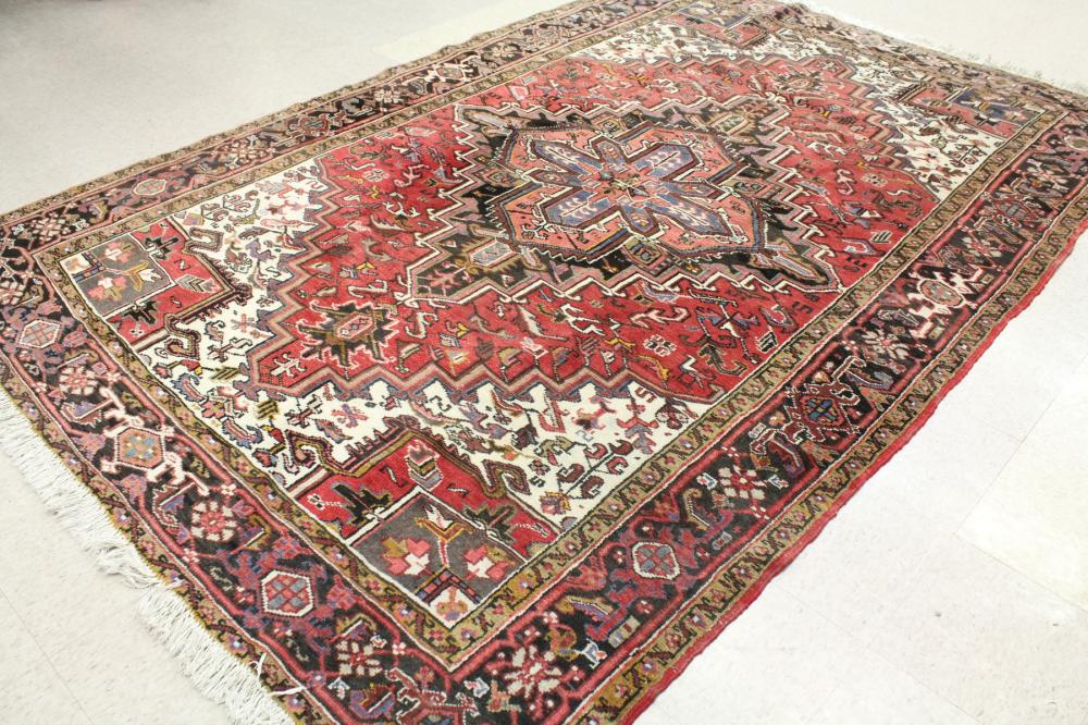 SEMI ANTIQUE PERSIAN HERIZ CARPET  33ebaa