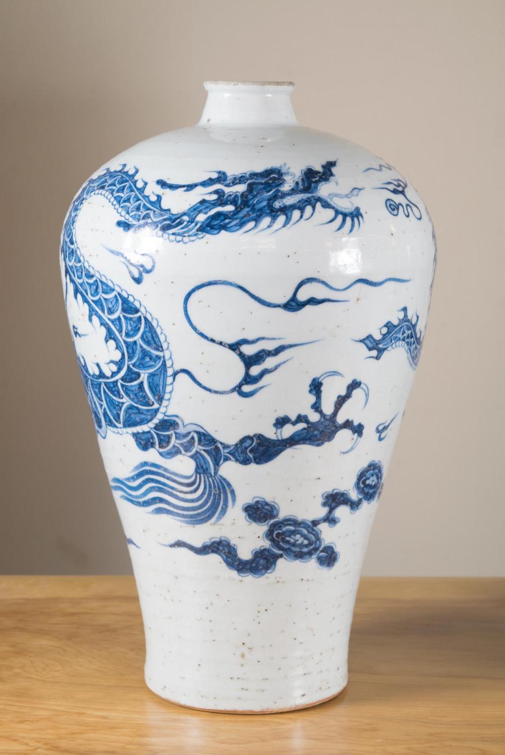 CHINESE BLUE AND WHITE DRAGON VASE,