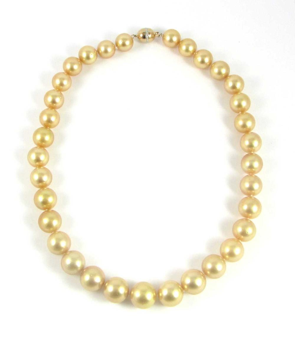 GOLDEN SOUTH SEA PEARL AND FOURTEEN 33ec2b