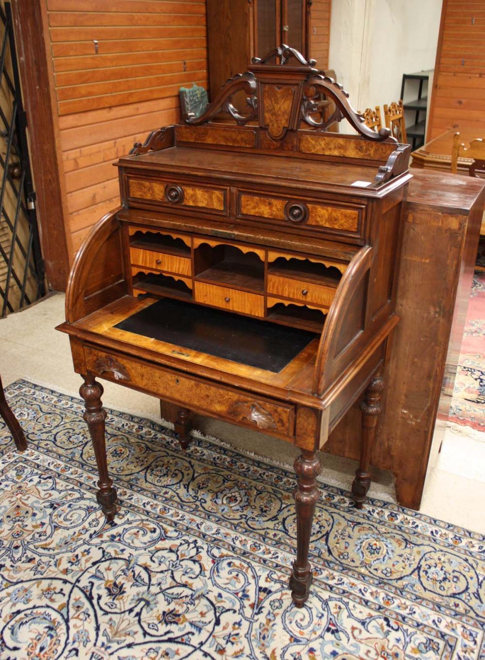 VICTORIAN WALNUT CYLINDER WRITING