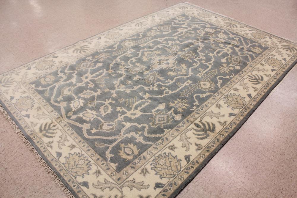 A CONTEMPORARY HAND KNOTTED ORIENTAL 33ec89