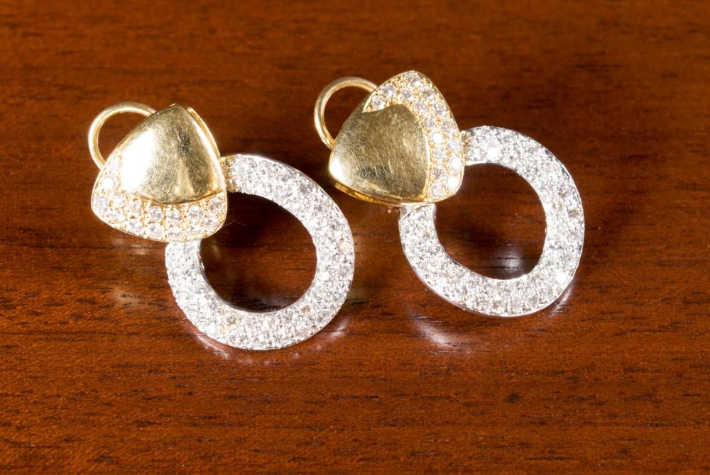 PAIR OF DIAMOND AND EIGHTEEN KARAT 33ecdf