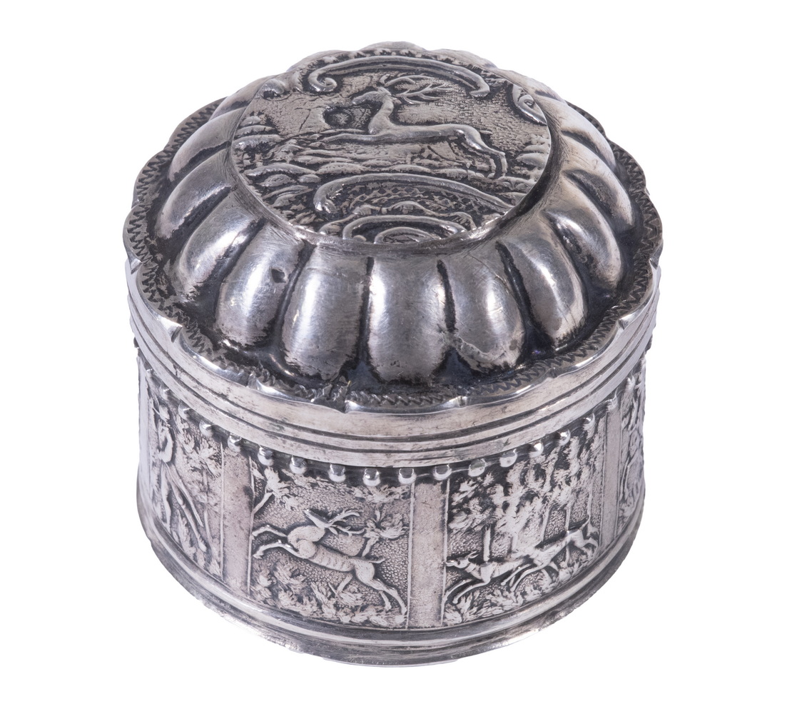 DUTCH SILVER TRINKET BOX Decorated 33ed48