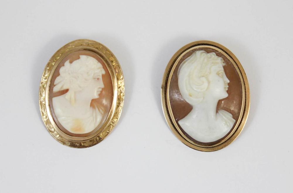 TWO VICTORIAN CAMEO PENDANT BROOCHES  33ed88